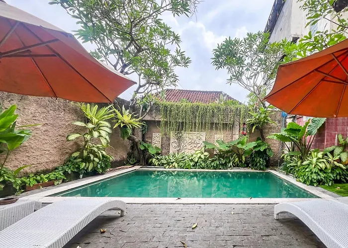 Hotel Urbanview Grand Pudjawan Near 3*