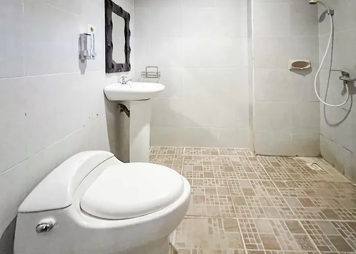 Urbanview Grand Pudjawan Near 3* Kuta Lombok