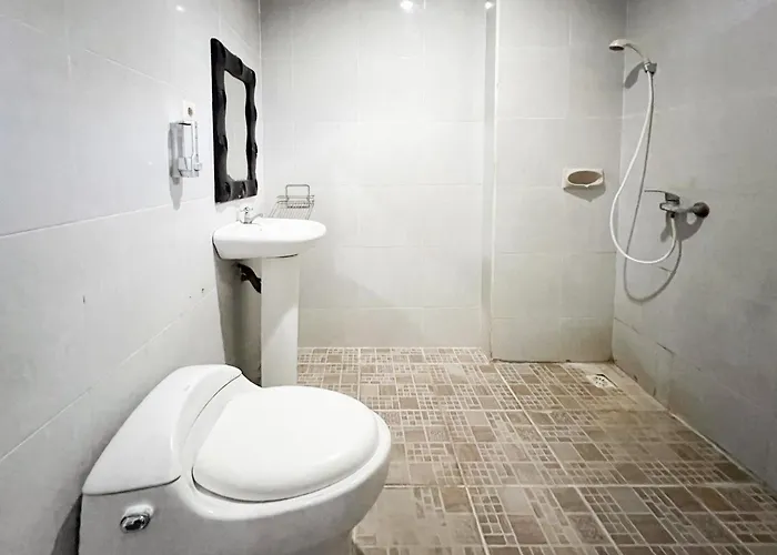 Urbanview Grand Pudjawan Near