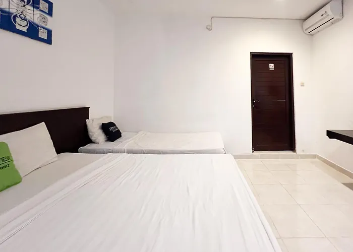 Hotel Urbanview Grand Pudjawan Near Kuta Lombok