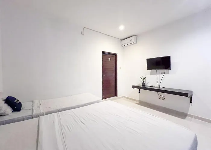 Urbanview Grand Pudjawan Near Hotel 3*