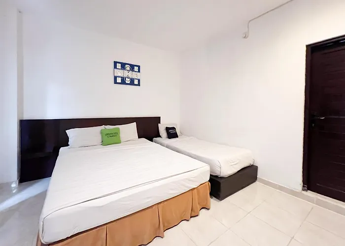 Hotel Urbanview Grand Pudjawan Near 3*