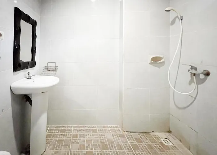 Hotel Urbanview Grand Pudjawan Near Kuta Lombok