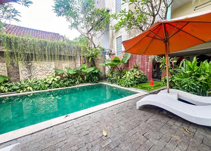 Hotel Urbanview Grand Pudjawan Near 3*