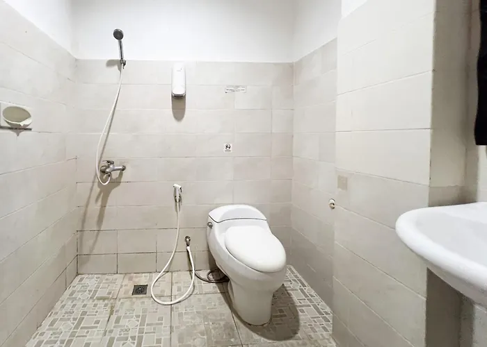 Urbanview Grand Pudjawan Near 3* Kuta Lombok