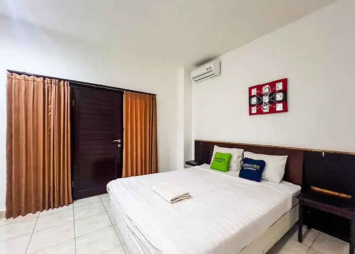 Hotel Urbanview Grand Pudjawan Near 3*