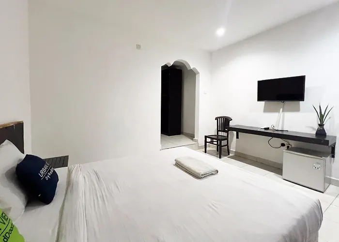 Urbanview Grand Pudjawan Near 3* Kuta Lombok