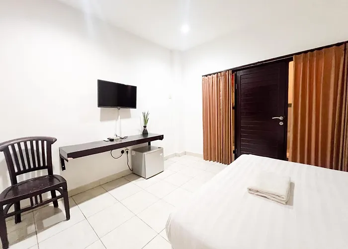 Urbanview Grand Pudjawan Near