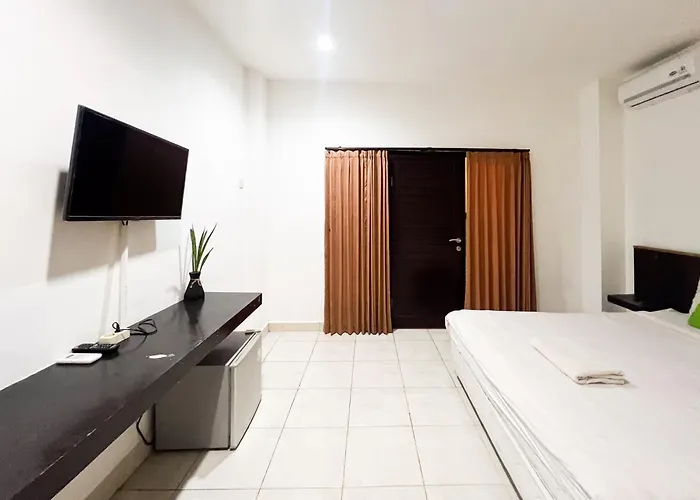 Urbanview Grand Pudjawan Near Hotel 3*