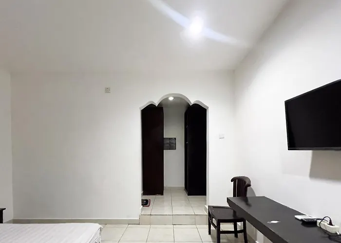 Urbanview Grand Pudjawan Near Hotel Kuta Lombok