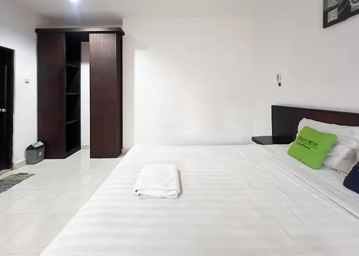 Urbanview Grand Pudjawan Near