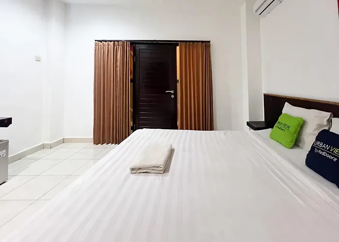Urbanview Grand Pudjawan Near Hotel