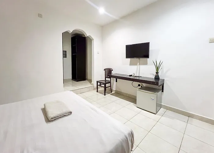 Urbanview Grand Pudjawan Near Hotel 3*
