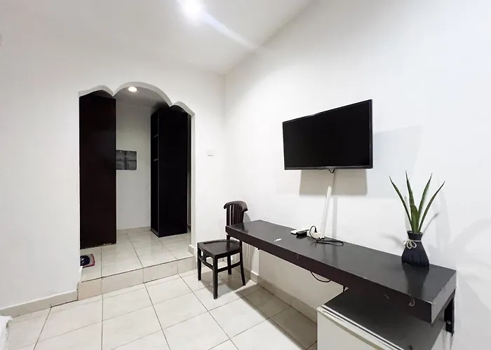 Urbanview Grand Pudjawan Near