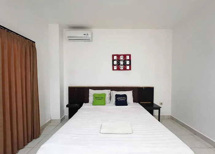 Urbanview Grand Pudjawan Near Hotel