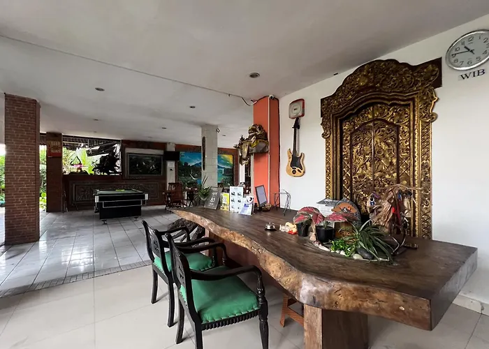 Hotel Urbanview Grand Pudjawan Near