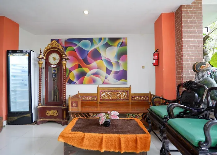 Urbanview Grand Pudjawan Near 3*