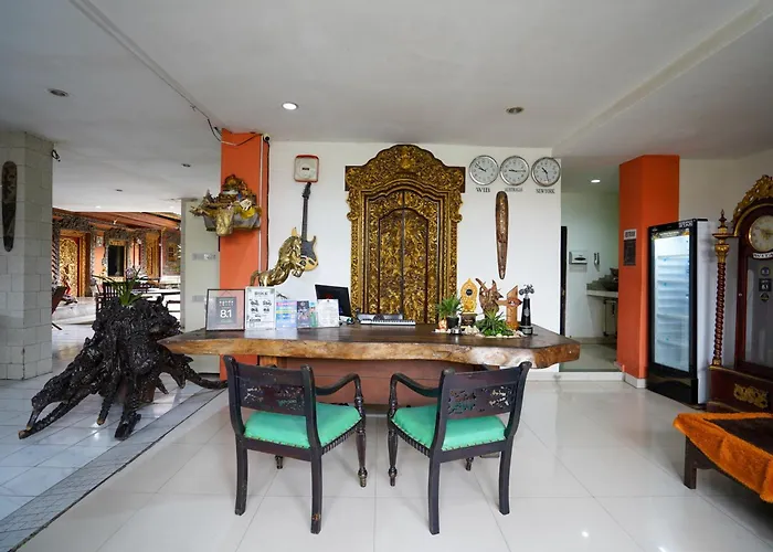 Urbanview Grand Pudjawan Near كوتا