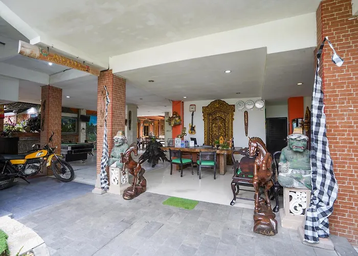 Urbanview Grand Pudjawan Near فندق كوتا