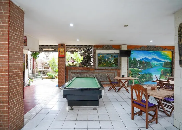 Urbanview Grand Pudjawan Near 3* كوتا