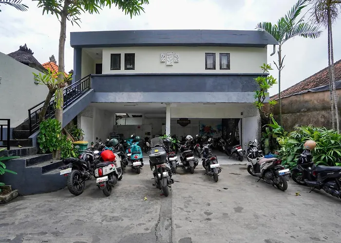 Urbanview Grand Pudjawan Near