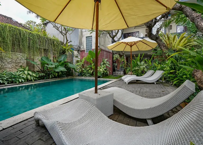 Urbanview Grand Pudjawan Near فندق