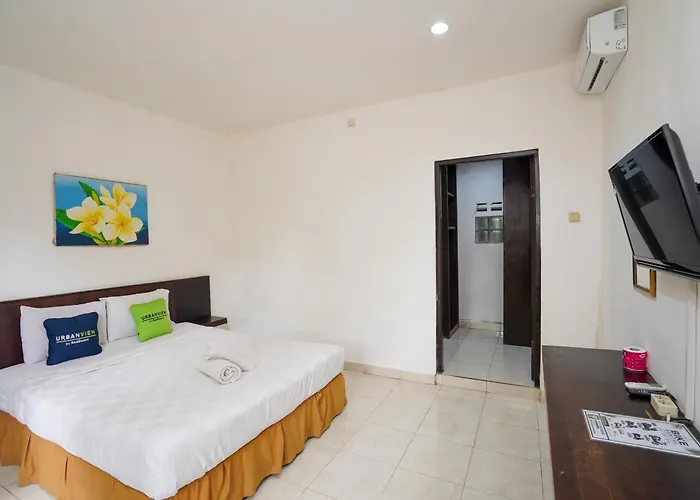Urbanview Grand Pudjawan Near