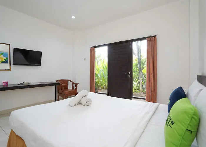 Urbanview Grand Pudjawan Near فندق 3*
