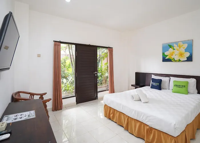 Urbanview Grand Pudjawan Near فندق كوتا