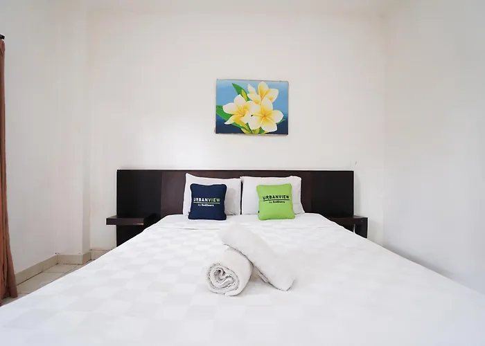 فندق Urbanview Grand Pudjawan Near كوتا