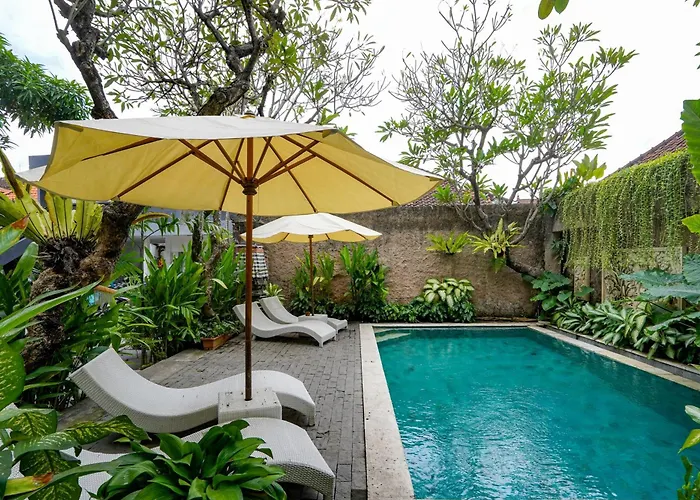 Urbanview Grand Pudjawan Near فندق 3*