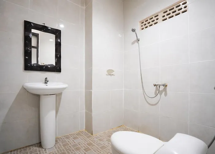 Urbanview Grand Pudjawan Near 3* كوتا