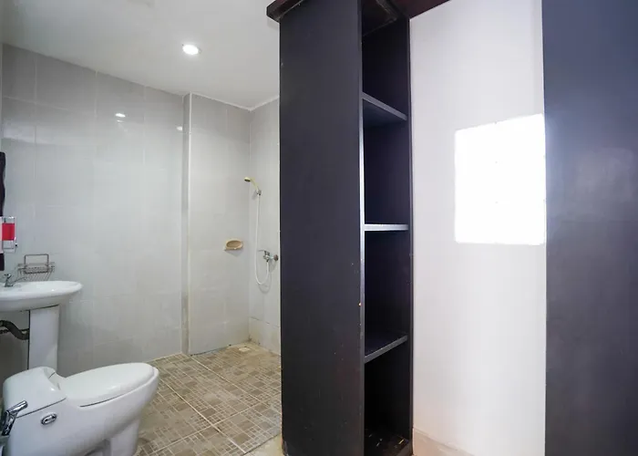 Urbanview Grand Pudjawan Near فندق