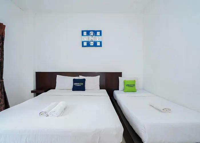 Urbanview Grand Pudjawan Near فندق 3*