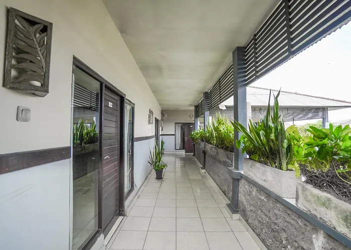 فندق Urbanview Grand Pudjawan Near 3*
