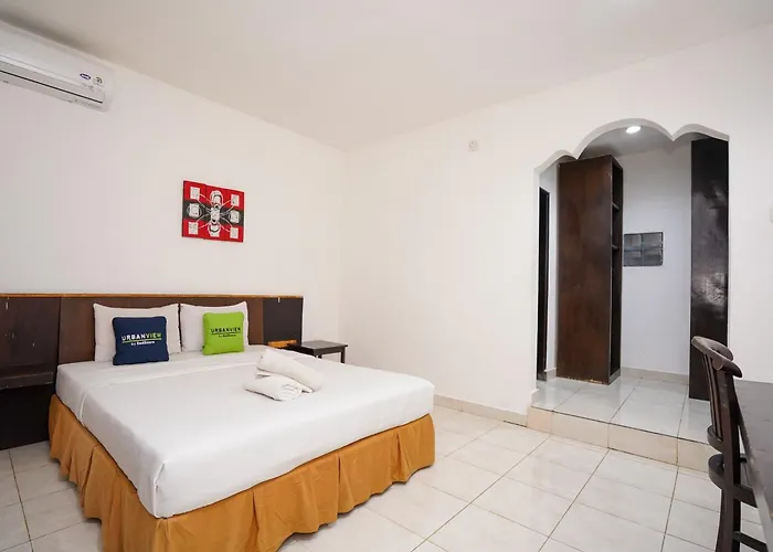 فندق Urbanview Grand Pudjawan Near