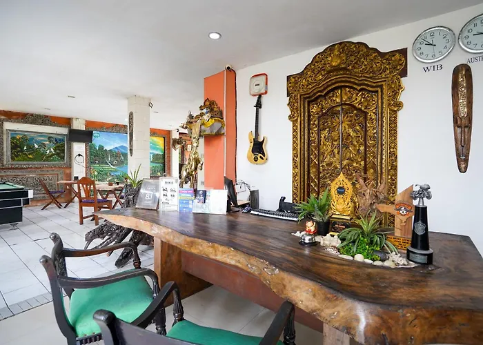 Urbanview Grand Pudjawan Near فندق